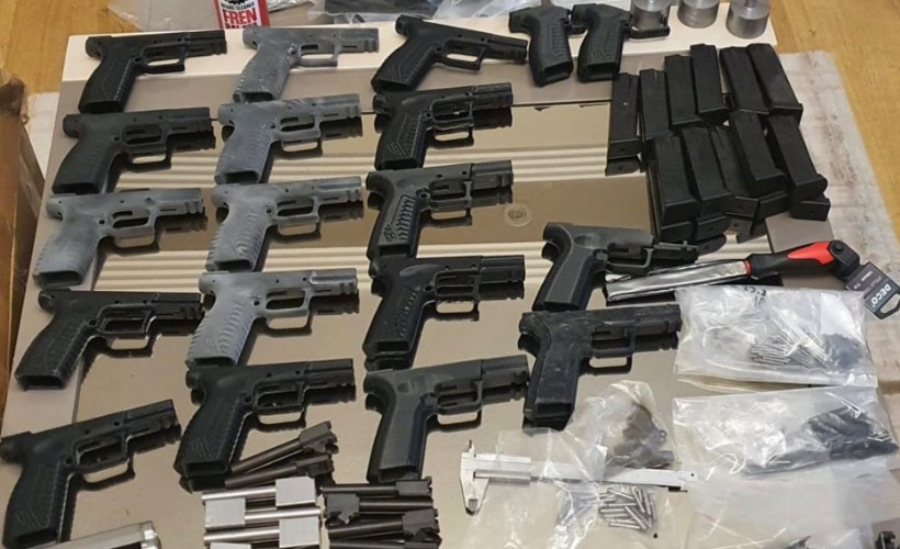 İzmir'de yasadışı silah üretimi operasyonu: 38 gözaltı