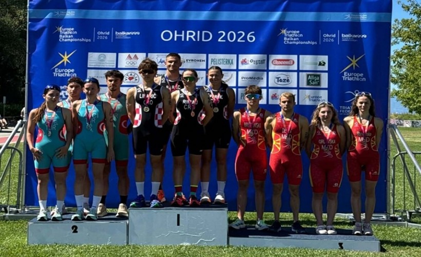 İzmir'e Balkan Triatlon Şampiyonası'nda gümüş madalya