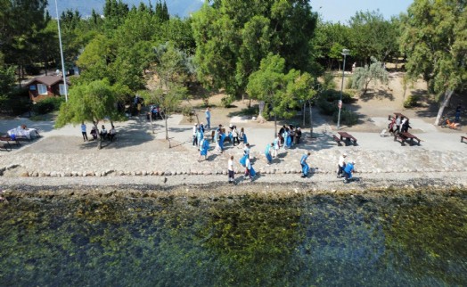 İzmir'de ortak yaşam alanlarında örnek dayanışma
