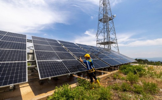 İzmir'in kritik haberleşme altyapısına güneş enerjili güvence