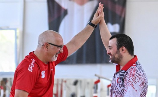 İzmirli özel sporcu Öztürk'ten tarihi başarı