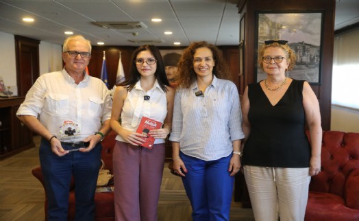 Karşıyaka'da 1 yılda eğitime 5 milyon liralık destek!