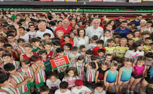 Karşıyaka'da Kış Spor Okulları'na görkemli kapanış