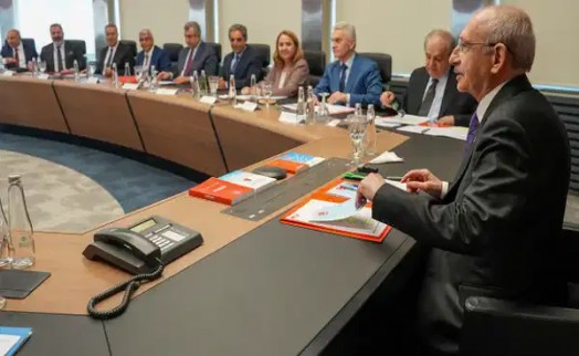 Kılıçdaroğlu yönetiminden 2 belediye başkanına ihraç talebi!