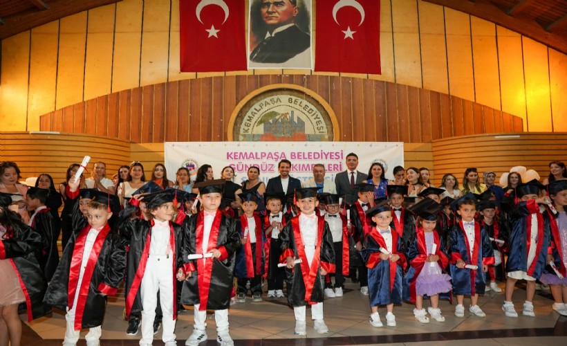 Kemalpaşa'da miniklerin mezuniyet coşkusu
