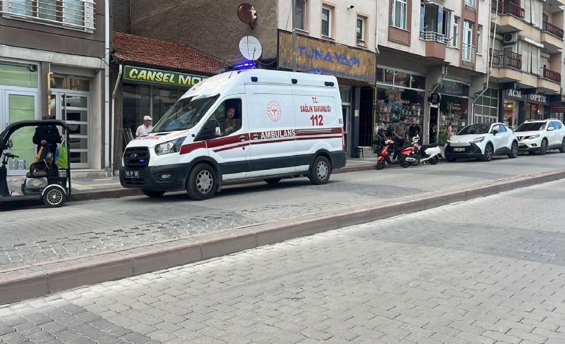 Kütahya'da motosiklet hafif ticari araca çarptı; 1 yaralı