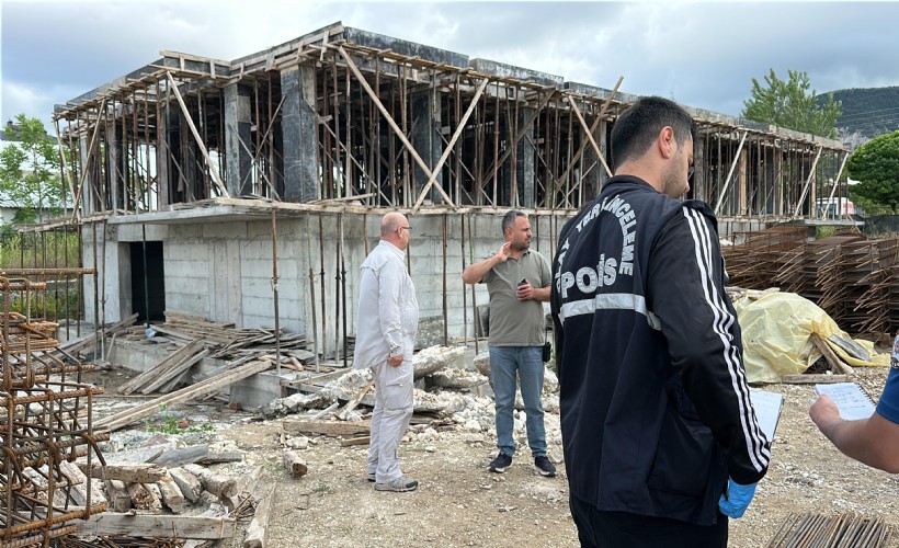 Kütahya'da inşaatta iskele çöktü: 2 işçinin durumu ağır!