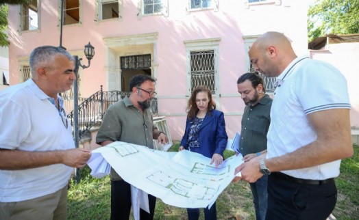 Latife Hanım Köşkü'nde restorasyon devam ediyor:  Başkan Ünsal'dan yerinde inceleme