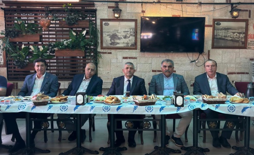 MHP İzmir'de ‘algı operasyonları ve provokasyon' gündemiyle toplantı: Beraberliğimizi kimse bozamayacak!