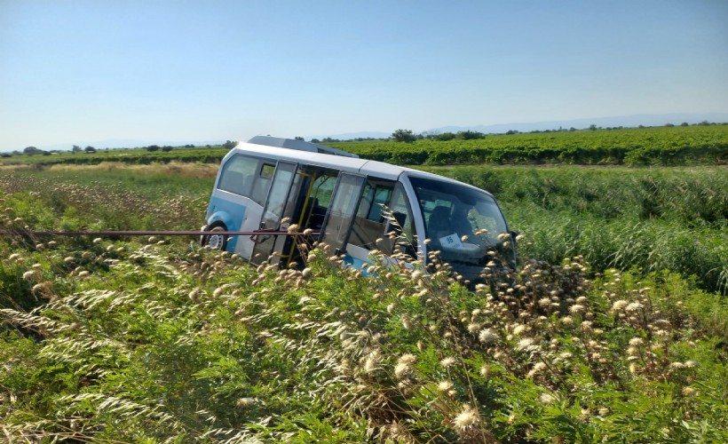 Manisa’da özel halk minibüsü devrildi: 1 ölü, 5 yaralı