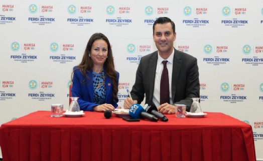 Muhittin Böcek'e sert tepki: Ferdi Zeyrek'in hatırasına saldıracak kadar mı alçaldınız?