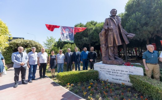 Nazım Hikmet Karşıyaka'da şiirleriyle anıldı