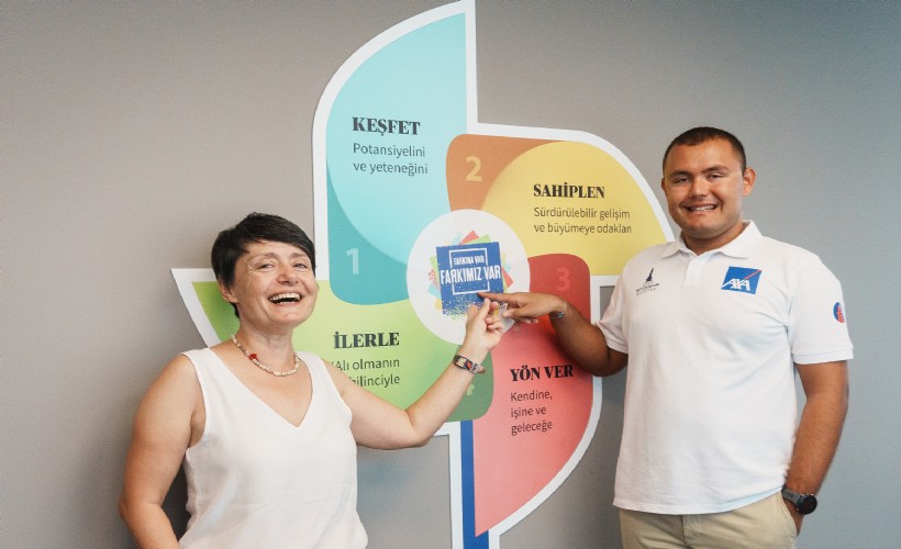Otizmli yüzücü Tuna, Kuzey Kanalı geçişine törenle uğurlandı