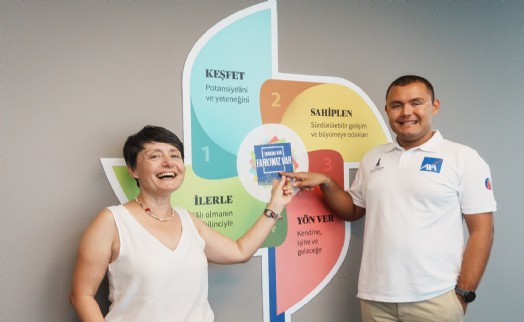 Otizmli yüzücü Tuna, Kuzey Kanalı geçişine törenle uğurlandı
