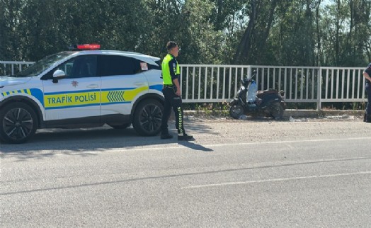 Otomobille çarpışan motosikletin sürücüsü ağır yaralandı