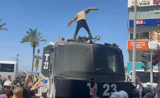Özel'in İzmir mitinginde TOMA'nın üzerine çıkmıştı: Mahkemeden karar çıktı!