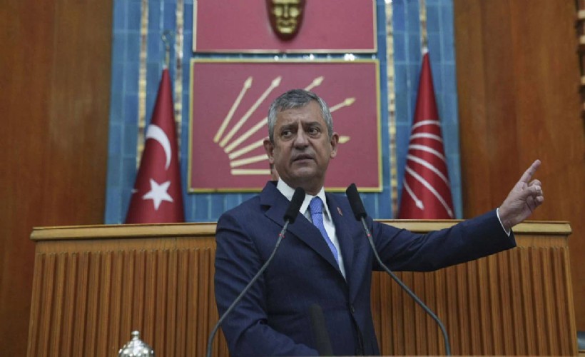 Özel’den iktidara eleştiri: Güçlü lider şakadan korkmaz