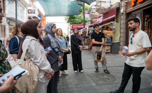 Tarık Dursun K.'nin izinde İzmir turu