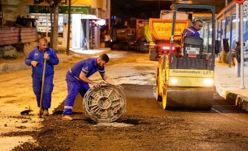 Toros Caddesi’nde gece asfalt mesaisi