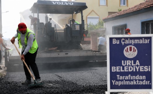 Urla'da asfalt seferberliği: Altyapı büyük ölçüde tamamlandı, yollar yenileniyor