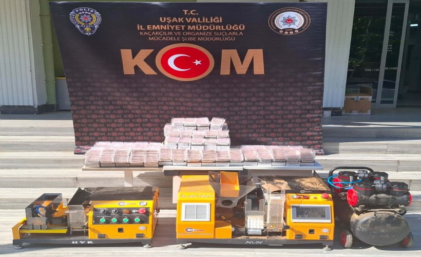Uşak'ta baskın: 2 adreste binlerce makaron ele geçirildi