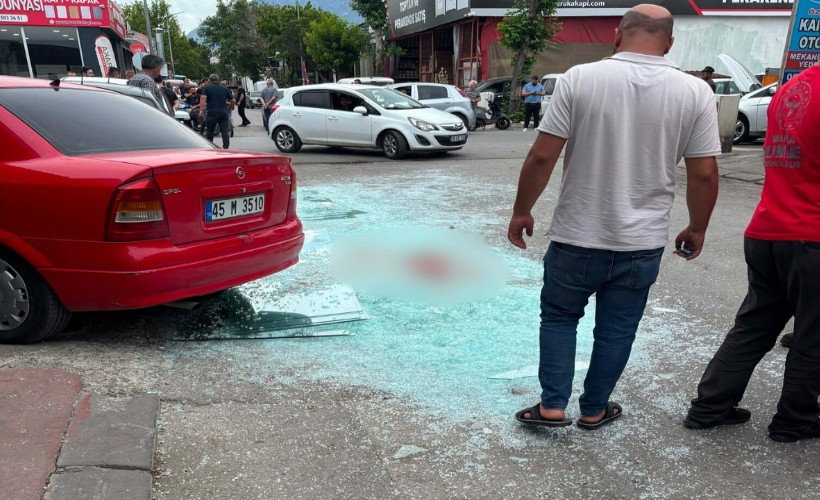Üzerine devrilen cam levha Ferhat'ı hayattan kopardı