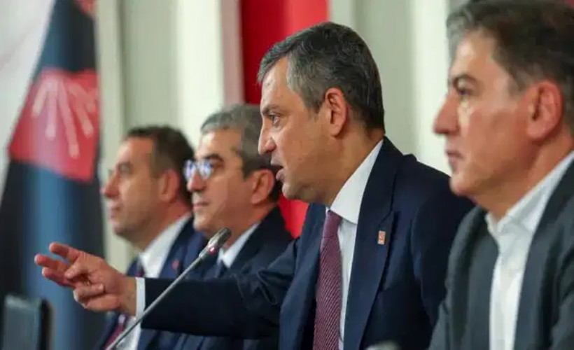 Yeni parti hangi çizgide olacak? Özgür Özel'in kurmayları konuştu