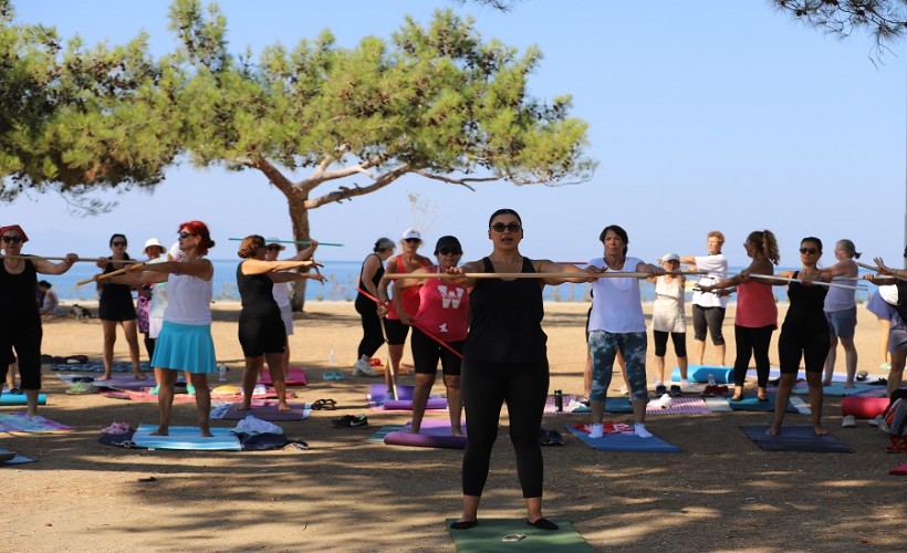 Yeşille mavinin buluştuğu yerde pilates