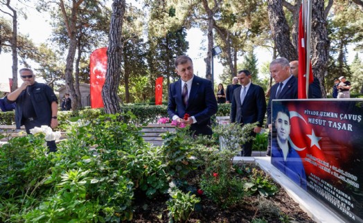 15 Temmuz şehitleri İzmir'de dualarla anıldı