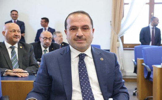 AK Partili Kırkpınar'dan CHP'ye sert tepki: İzmir'i çöküntü bir şehre çevirdiler