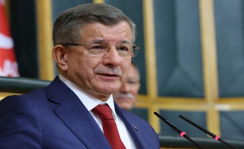Ahmet Davutoğlu'ndan, Özgür Özel ve Yeni Parti'ye hayırlı olsun mesajı