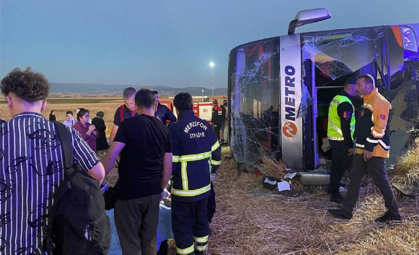 Amasya'da yolcu otobüsü devrildi: 46 kişi yaralandı