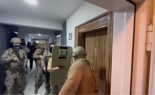 Bahis örgütlerinin öğrenci evi modeli İzmir'de çökertildi!
