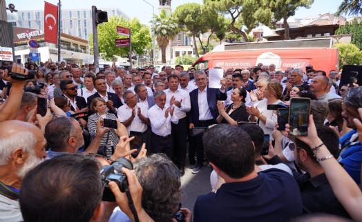 Balıkesir'de CHP'den 12 ilçe belediye başkanı ile il ve ilçe yönetimleri istifa etti