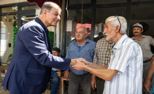 Başkan Tugay Güzelbahçe'de esnaf ve vatandaşlarla buluştu