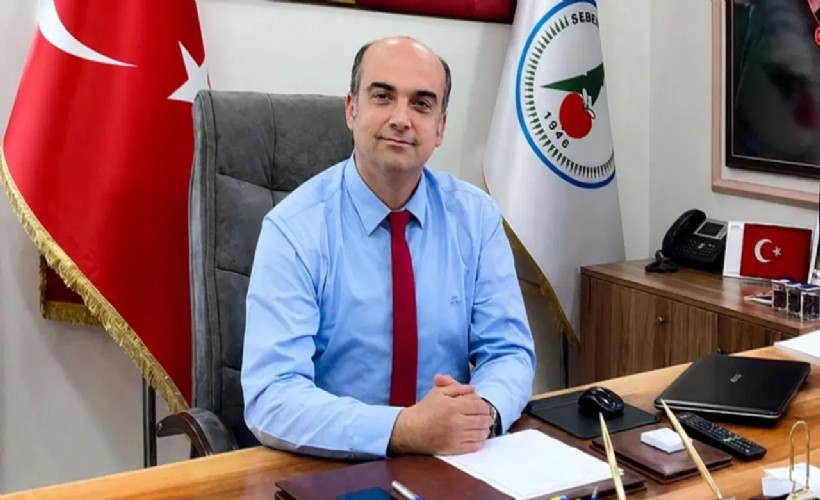 Belediye başkanı meclis üyeleriyle birlikte CHP'den istifa etti!