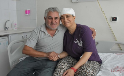 Beynindeki 8 santimetrelik tümör, hibrit yöntemle çıkarıldı