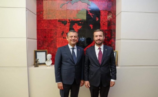 Bir belediye başkanı daha CHP'den istifa etti: YENİ Parti rozeti taktı