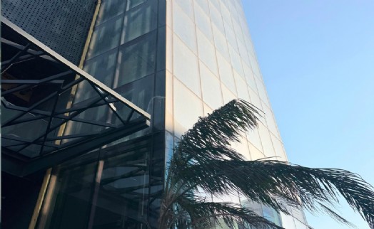 Biva Tower'da üç yıllık ihmal iddiası: Camlar görünmez oldu, asansörde mahsur kalanlar var