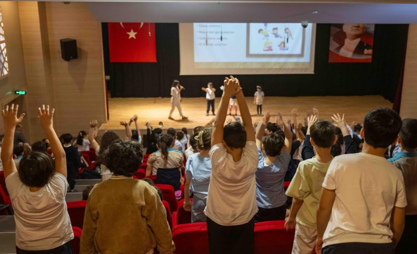 Bornova’da 2 bin 489 öğrenci ile sağlık seferberliği