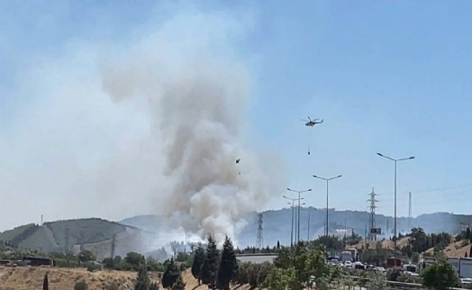 Buca'daki orman yangını ulaşımı felç etti: Otoyolda trafik iki yönde durduruldu!