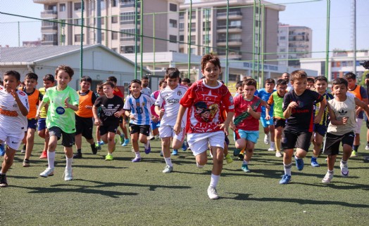 Buca'da yaz tatili futbolla renkleniyor