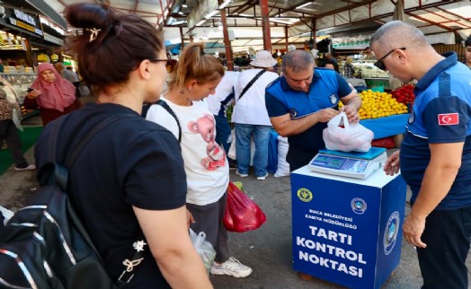 Buca'nın pazarlarında güvenli alışveriş dönemi