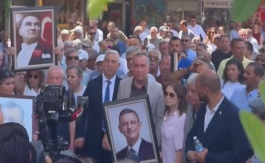 CHP Bergama'da toplu istifa! Başkan Çelik ve meclis üyeleri YENİ Parti'ye geçti