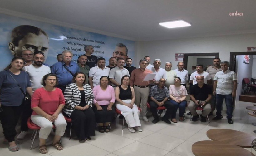 CHP örgütlerinde peş peşe toplu istifalar