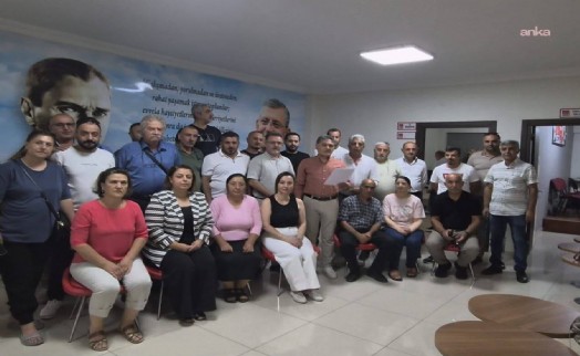 CHP örgütlerinde peş peşe toplu istifalar