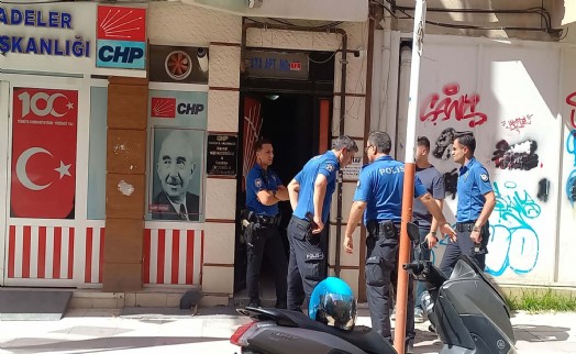CHP Manisa İl Başkanlığında partililer birbirine girdi! Kaçan şüpheli aranıyor