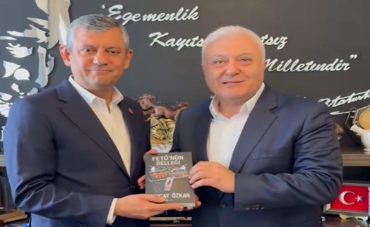 CHP'li Özkan'dan Özel'e anlamlı hediye: 'Bu günleri de birlikte atlatacağız'