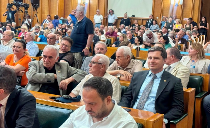 CHP'li Yücel’den grup tolantısı sonrası iktidar mesajı: ‘Sultana da, butlana da yenilmeyeceğiz’