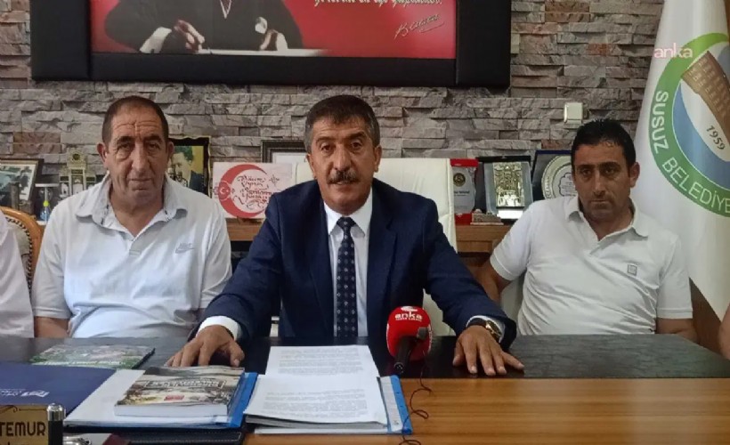CHP'li belediye başkanı meclis üyeleriyle birlikte partiden istifa etti!